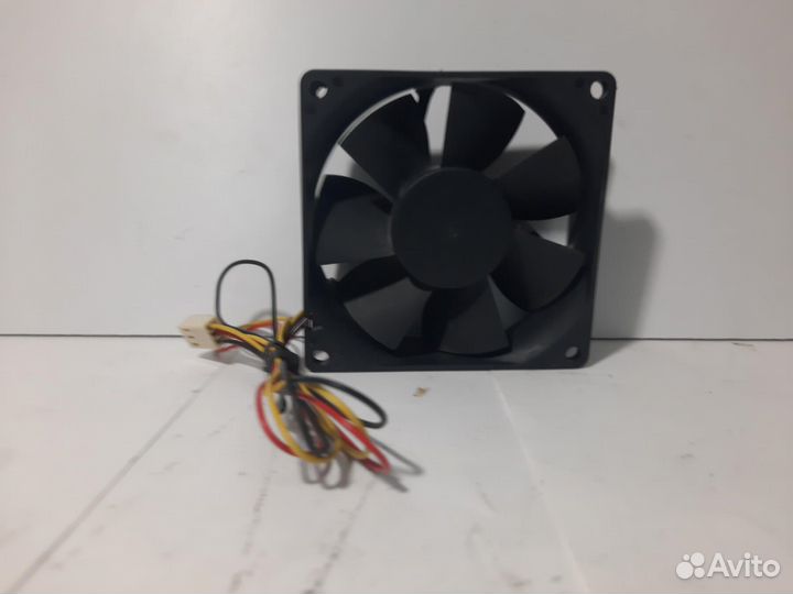 Вентилятор 80x80x25 DC 12V 0.11A Titan TFD-8025M1