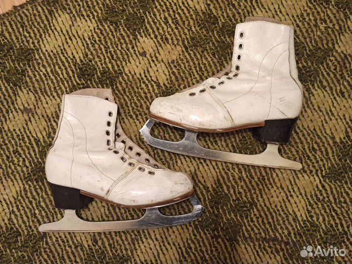 Коньки фигурные женские