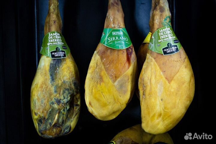 Хамон серрано нога