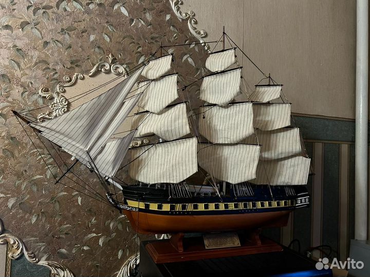 Модель корабля ручной работы
