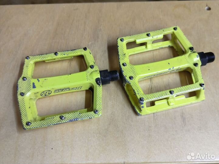 Педали reverse m16