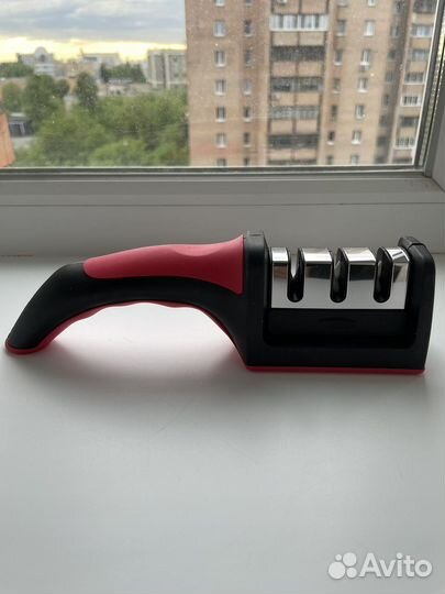 Точилка для ножей и ножниц с 3-мя этапами заточки