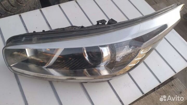 Фара левая Kia Ceed