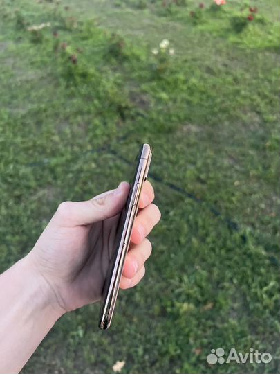 Телефон iPhone xs