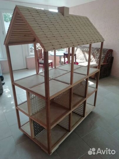 Домик на калёсиках