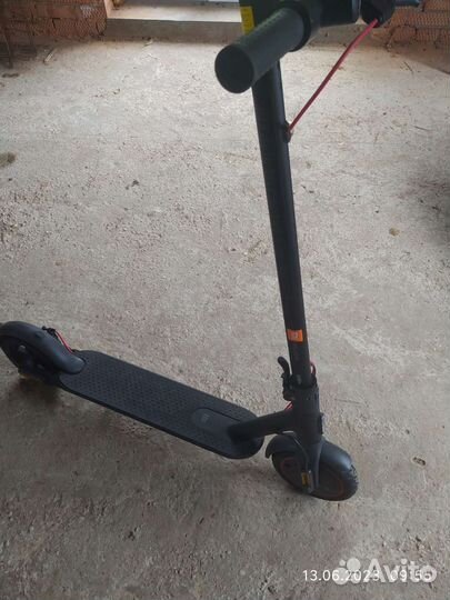 Электросамокат Xiaomi Mi Electric ScooterPro 2
