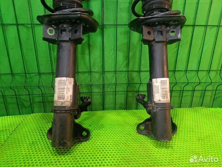 Стойка подвески передняя Mercedes-Benz C W204