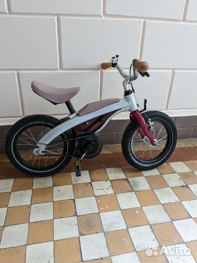 BMW Kidsbike розовый (беговел/велосипед)