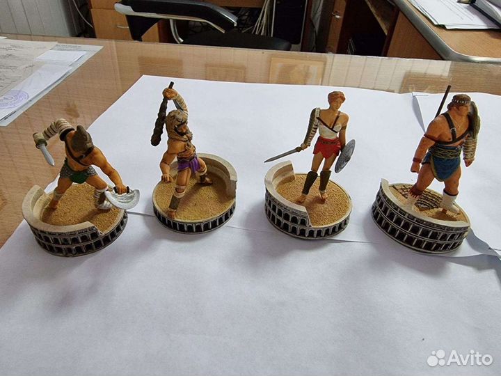 Фигурки гладиаторов. Производство Япония