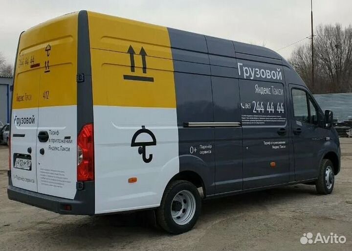 Водитель авто на личном грузовом автомобили