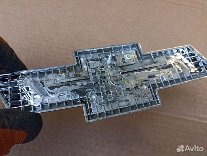 Эмблема крышки багажника Chevrolet Cruze J300