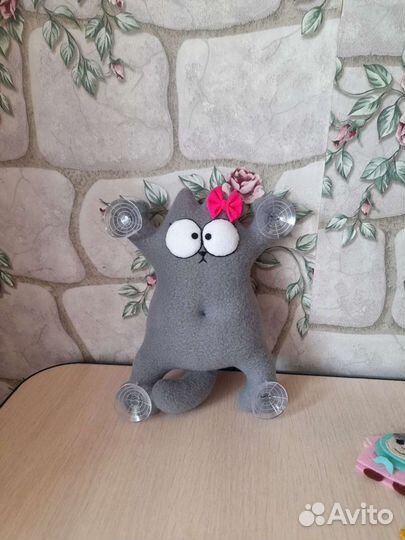 Кот Саймон в машину