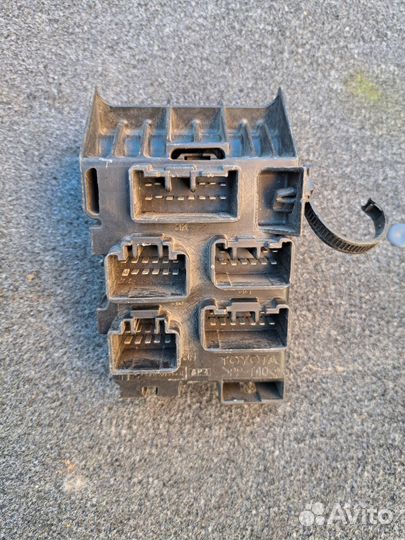 Блок предохранителей Toyota Avensis T250 03-08 г