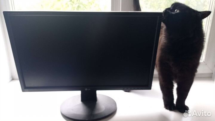 Монитор LG flatron w2346