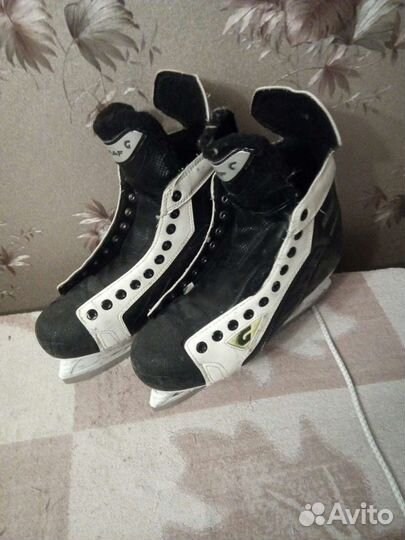 Коньки хоккейные