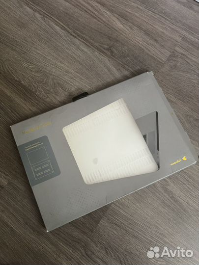 Чехол Moonfish на MacBook Pro 16, прозрачный