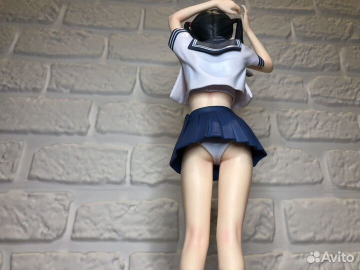 Аниме фигурка девушка школьница