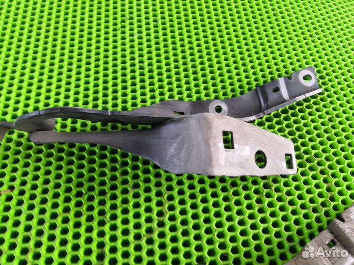 Петля капота Пежо 308