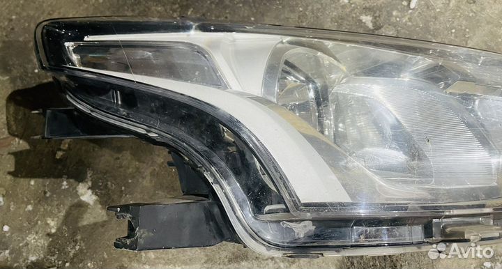 Фара Mitsubishi Outlander 2014