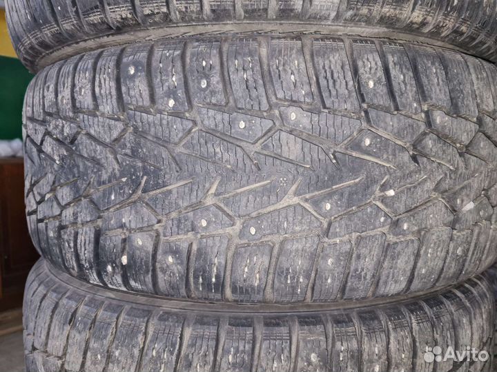 Комплект зимних колес r17 235/55/17 Hakkapelitta 7