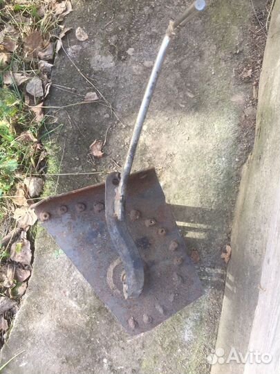 Крутилка для размола кедровой шишки ручная