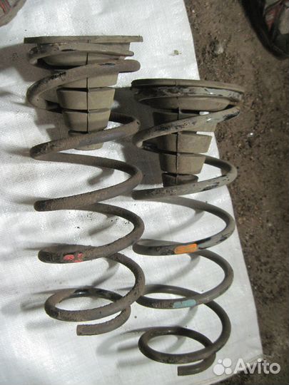 Пружина задняя Toyota Land Cruiser 200 2013