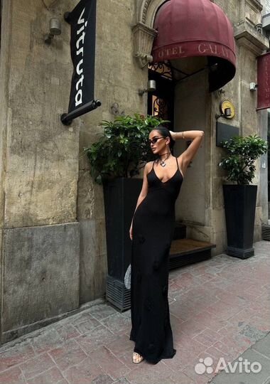 Платье по фигуре макси