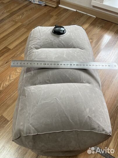 Подушка надувная для ног в самолет или авто