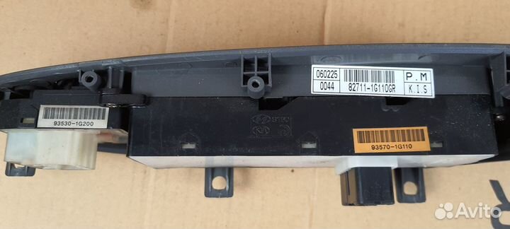 Блок кнопок стеклоподъёмника Kia Rio 2, 2008г