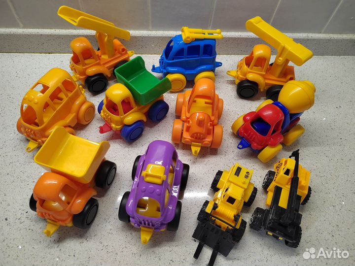 Игрушки машинки пакетом