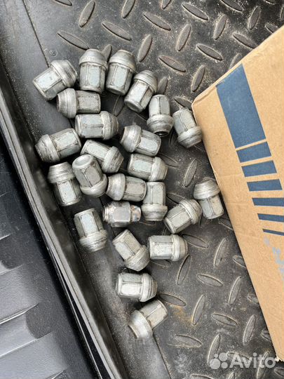 Колесные гайки