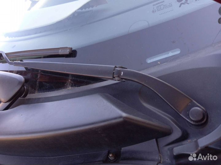 Рено сценик 2- левый поводок дворника