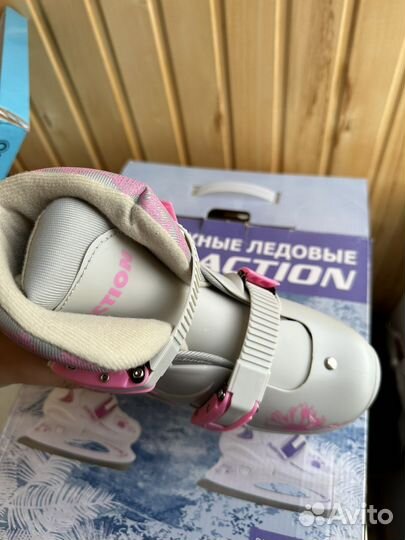 Коньки женские