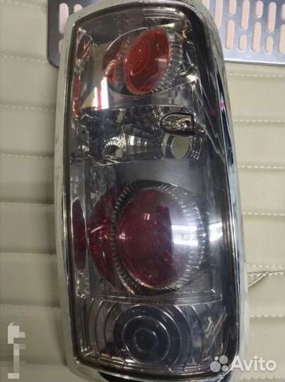 Задний фонарь land cruiser80