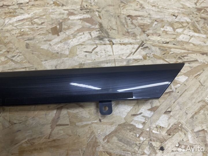 Накладка обшивка двери передняя левая Lexus RX4