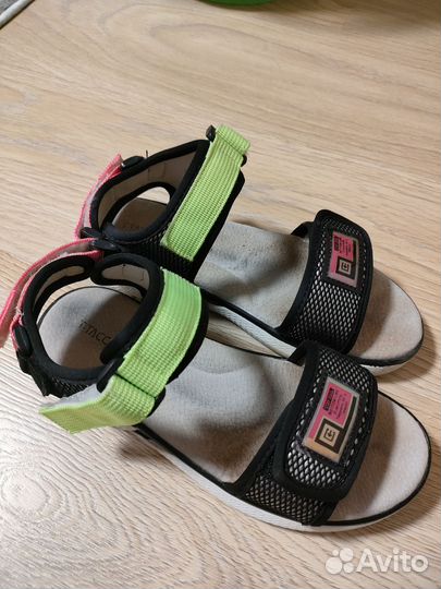 Сандалии для девочки