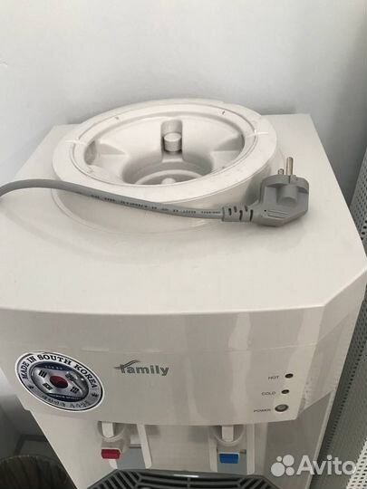 Кулер для воды напольный