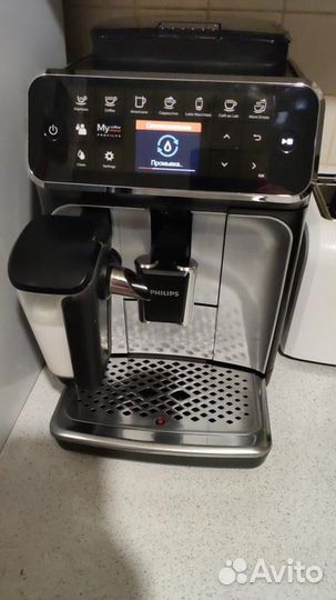 Кофемашина Philips Series 4300 LatteGo