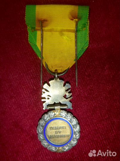 Франция Орден Командор; медаль военная; за ранение