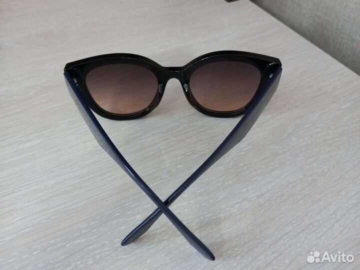 Солнцезащитные очки женские fendi