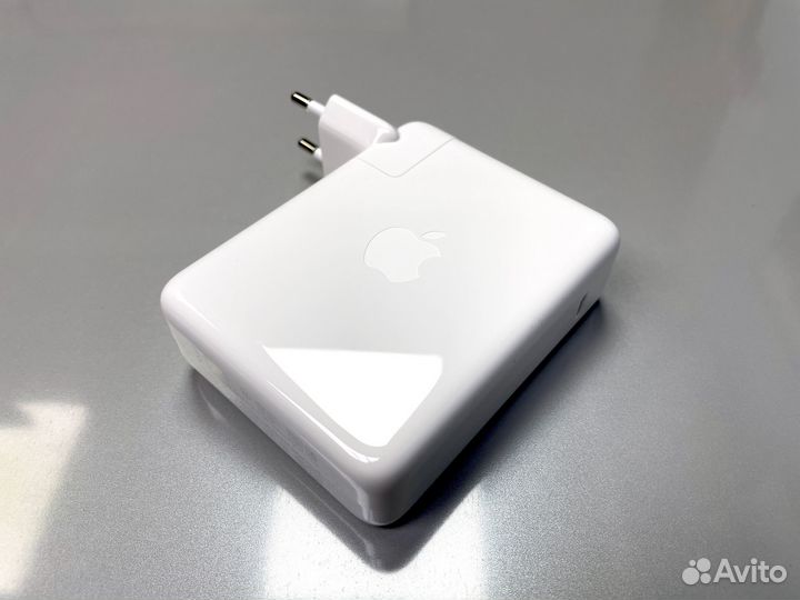 Блок Apple USB-C 140W (Новый, из комплекта Mac 16)