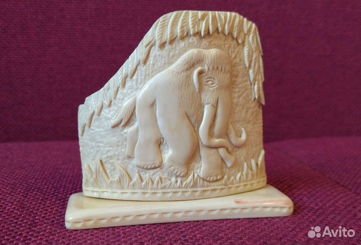 Фигурки из бивня мамонта