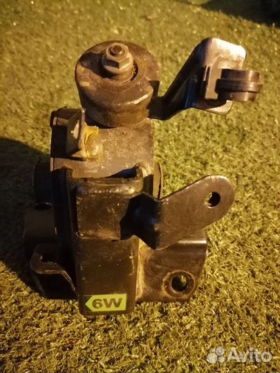 Опора двигателя (подушка двс) левая 12372-0H080 To