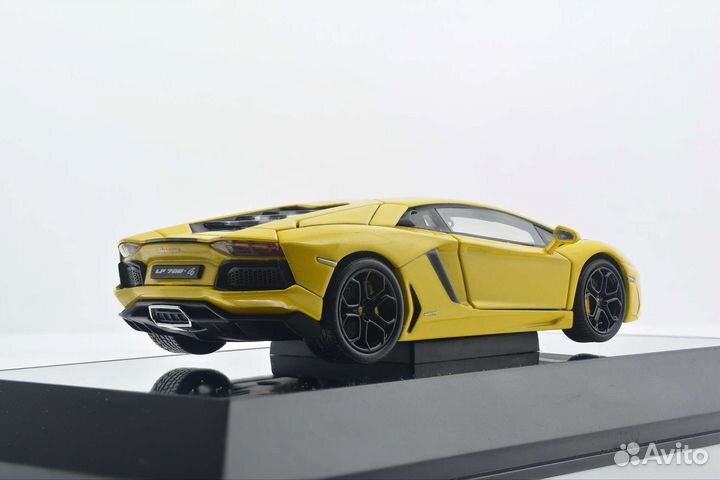 Autoart 1:43 Lamborghini Aventador LP700-4