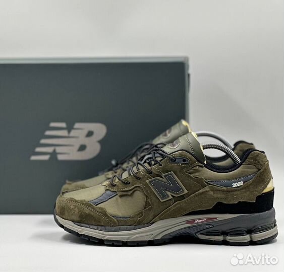 Кроссовки New Balance 2002R