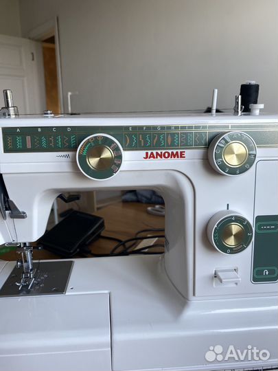 Швейная машинка Janome