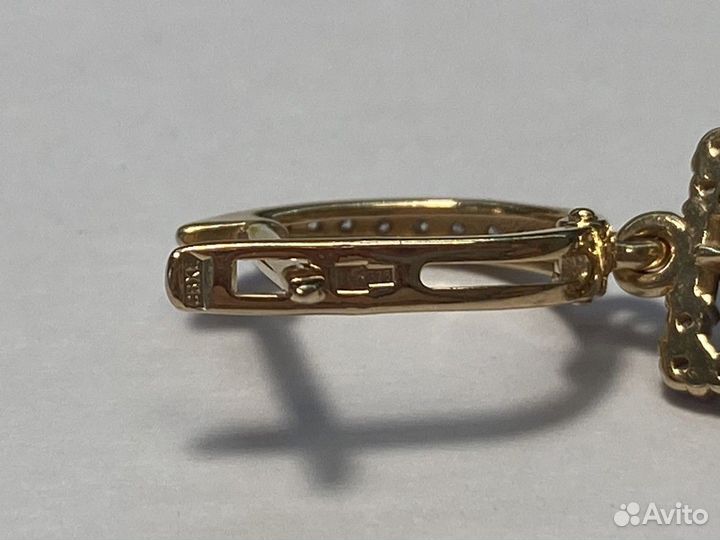 Серьги с камнями золотые