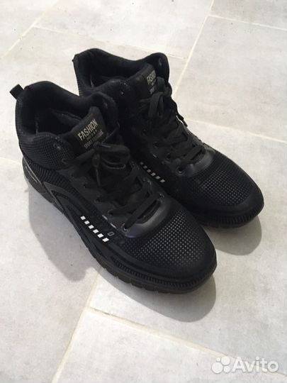 Кроссовки мужские 43