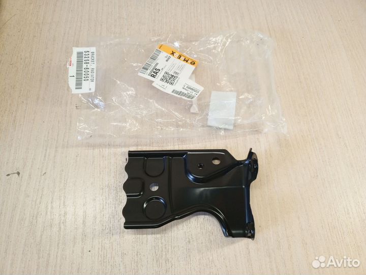 Кронштейн радиаторов левый Toyota Land Cruiser 200