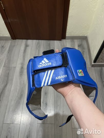 Боксерский шлем adidas aiba